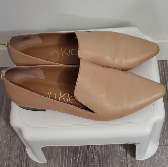 Shoe - Picture 1 of 2